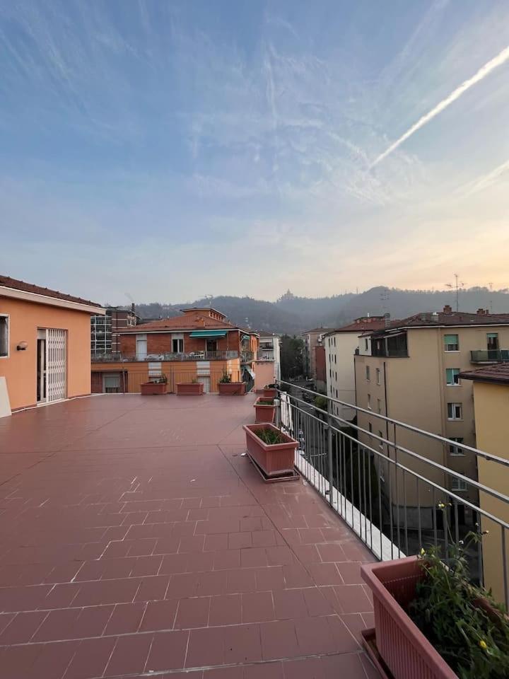 Camere In Appartamento Condiviso Vista San Luca - Bologna — Photos 1